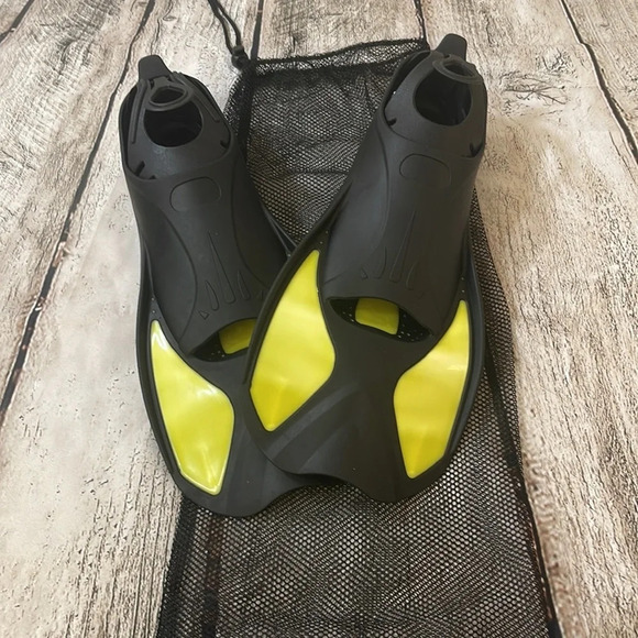 New!! Unisex swim fins size black/yellow, Size XS - Picture 6 of 7
